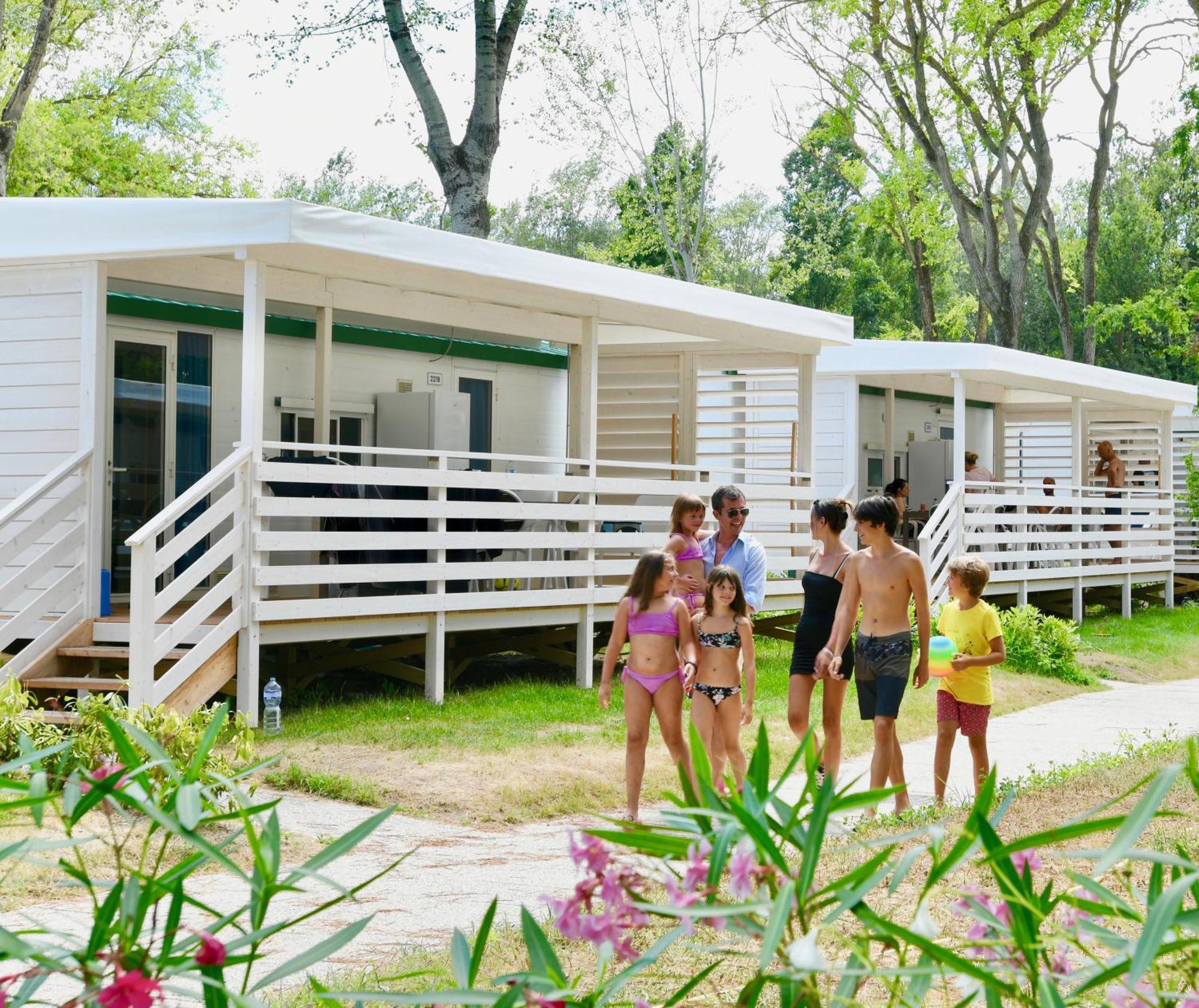 Isamar Holiday Village Ca Lino 外观 照片 Mobile homes at a campsite