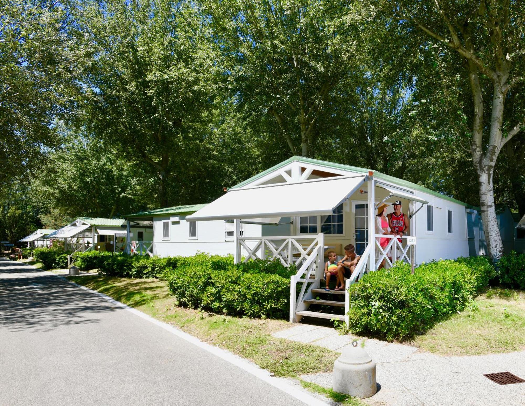 Isamar Holiday Village Ca Lino 客房 照片 A mobile home in France