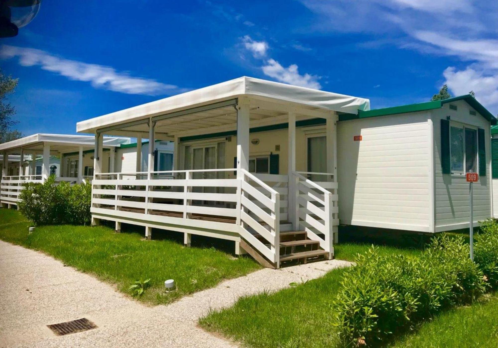 Isamar Holiday Village Ca Lino 客房 照片 Mobile homes in a campsite