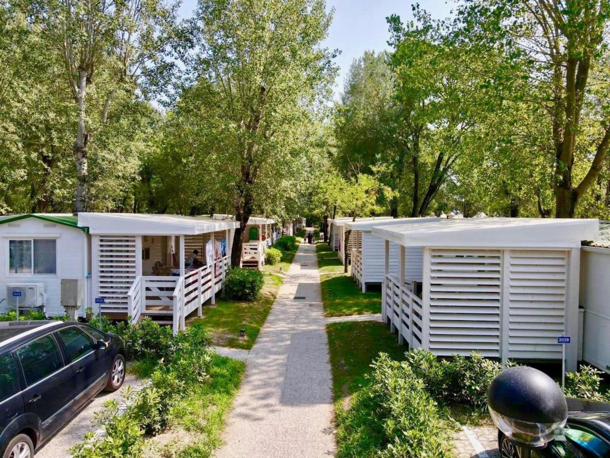 Isamar Holiday Village Ca Lino 客房 照片 Mobile homes in a campsite